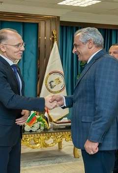 الوزير المصري والسفير البلغاري