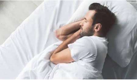 الساعة الذهبية للنوم.. ابتعد عن الموبايل لهذا السبب