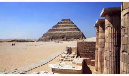 بعد رفض دخول العلم المصري بمنطقة آثار سقارة.. أول بيان رسمي من 
