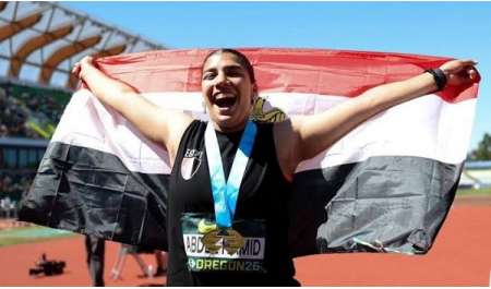 بعد تتويجها بذهبية بطولة العالم.. وزير الرياضة المصري يهنئ أسيل أسامة