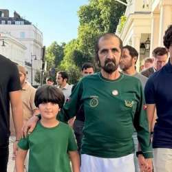 الشيخ محمد بن راشد مع عائلته