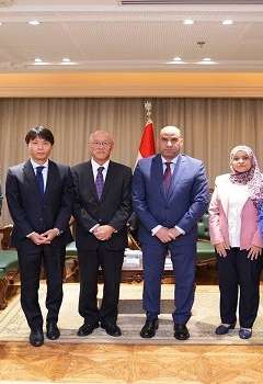 وزير العمل والوفد الياباني