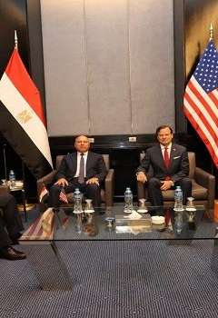 المسؤول الأمريكي ووزير النقل المصري