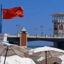 رفع الراية الحمراء على كل شواطئ الإسكندرية