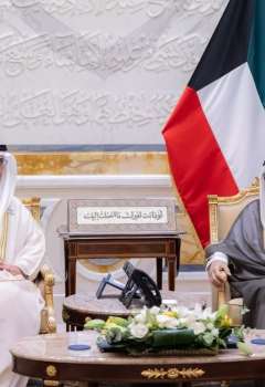 أمير الكويت يتسلم الرسالة