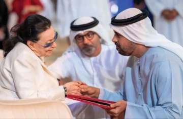 الشيخ ذياب بن محمد بن زايد ونجاة الصغيرة