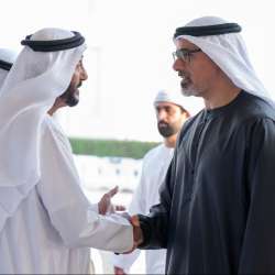 خالد بن محمد بن زايد يقدم واجب العزاء