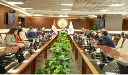 مصر تبحث استراتيجية توسيع قاعدة المتبرعين بالكلى من الأحياء