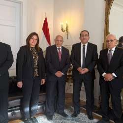 استقبال القنصل العام لأعضاء الجالية المصرية