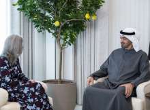 رئيس الإمارات والسيناتور جوني إيرنست