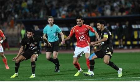 الأهلي يضرب الزمالك بثنائية ويتصدر الدوري المصري