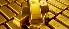الذهب يهبط وسط حذر قبل اجتماعات ثلاث بنوك مركزية كبرى