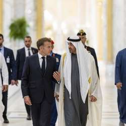 الرئيس الإماراتي والرئيس الفرنسي