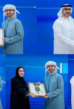 الرئيس الإماراتي يمنح أوسمة إلى 6 سفراء