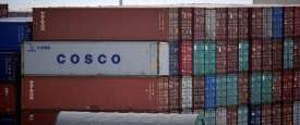 حاويات تابعة لشركة كوسكو الصينية
