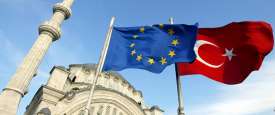 الاتحاد الأوروبي يخفض التمويل المخصص لتركيا