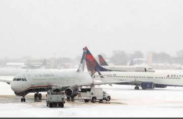 الأجواء الثلجية تسببت بانزلاق الطائرة