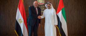 عبدالله بن زايد يستقبل وزير الخارجية المصري.