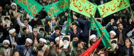 متظاهرين مؤيدين للنظام في إيران
