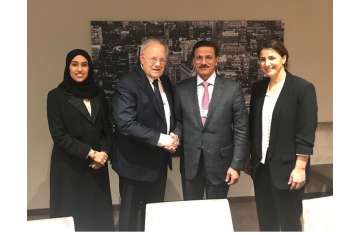 سلطان المنصوري يبحث مع وزير الاقتصاد السويسري سبل تنمية التعاون المشترك