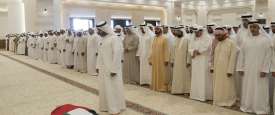 محمد بن راشد ومحمد بن زايد والشيوخ يؤدون صلاة الجنازة على جثمان الشيخة حصة