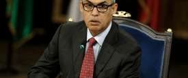 رشيد محمد المعراج محافظ مصرف البحرين المركزي