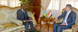 وزير الطيران المصري وسفير جمهورية رواندا لدى مصر