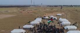الفلسطينيون يحيون الذكرى 42 لـ 