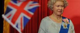 الملكة إليزابيث ملكة بريطانيا