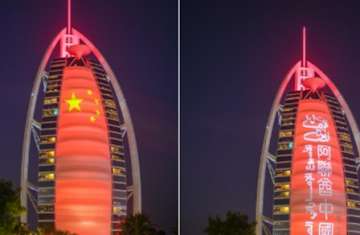برج العرب يحتفي بزيارة الرئيس الصيني