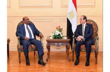 الرئيسان المصري والسوداني يبحثان دعم العلاقات الثنائية