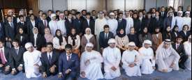 هزاع بن زايد مع طلبة الإمارات 