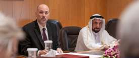 حاكم الشارقة خلال الاجتماع 