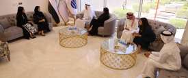 الشيخة جواهر آل خليفة خلال تفقدها اجنجة معرض اكسبو 2020
