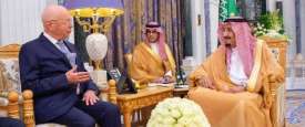 لقاء خادم الحرمين الشريفين ورئيس المنتدى الاقتصادي العالمي