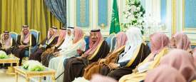 خادم الحرمين يستقبل الأمراء والمفتي والعلماء 