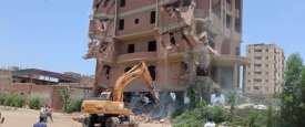 لحظة انهيار العقار