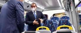 السيسي يتفقد حافلة