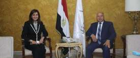 وزير النقل ووزيرة الهجرة