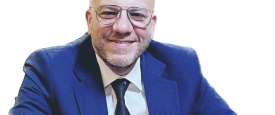 محمد عزت المحامي