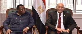 وزير العمل المصري والمسؤول الكيني