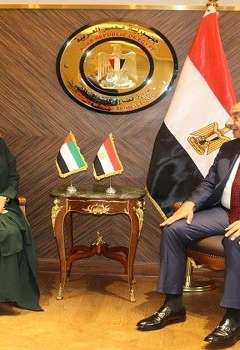 الوزير المصري والسفيرة الإماراتية