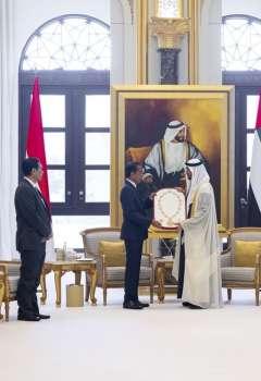 UAE President confers honours on Indonesian President