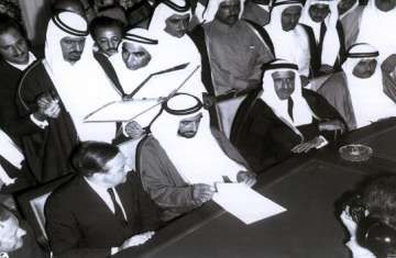 الاجتماع التاريخي لتأسيس الإمارات