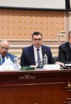 اجتمع الحكومة مع أعضاء البرلمان