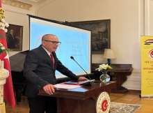سفراء ودبلوماسيين