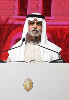 Nahyan bin Mubarak attends AUB's annual gala dinner 