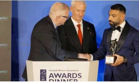 محمد صلاح ينال جائزة أفضل لاعب بالدوري الإنجليزي 2025