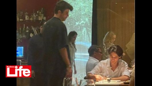 Because of the owner’s love for Shakira, Pique and his new girlfriend were expelled from a restaurant in Barcelona